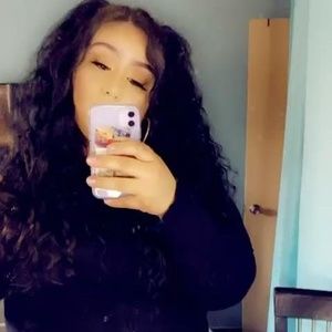 Meet your Posher, Eva